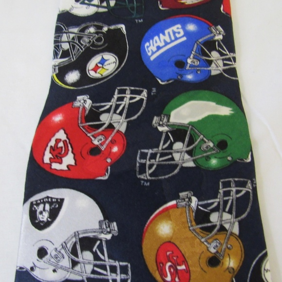Team NFL Classic Logo Helmet Novelty 3.75" Silk Tie - Picture 4 of 7